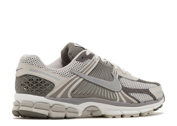 Nike Zoom Vomero 5 Iron Ore Flat Pewter – Image 3
