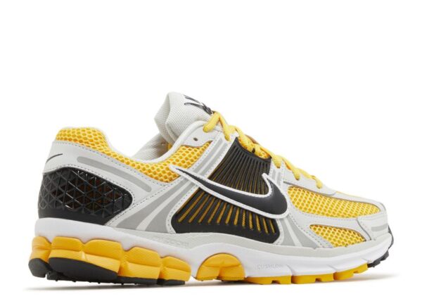 Nike Zoom Vomero 5 Photon Dust Laser Orange – Image 3