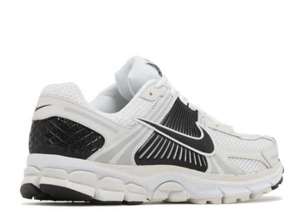 Nike Zoom Vomero 5 White Black – Image 3