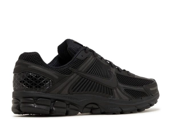 Nike Zoom Vomero 5 Triple Black – Image 3