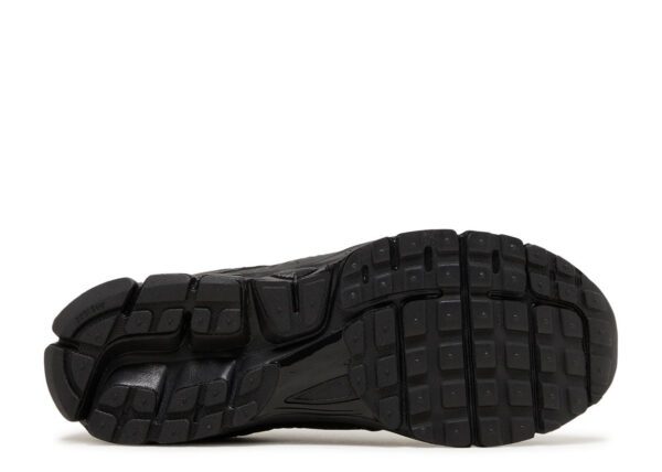 Nike Zoom Vomero 5 Triple Black – Image 4