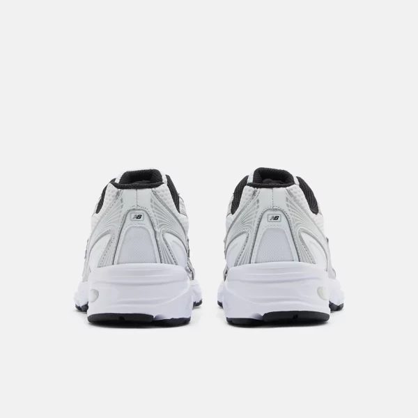 740 chaussures Blanc avec Argent Métallisé et Noir – Image 6